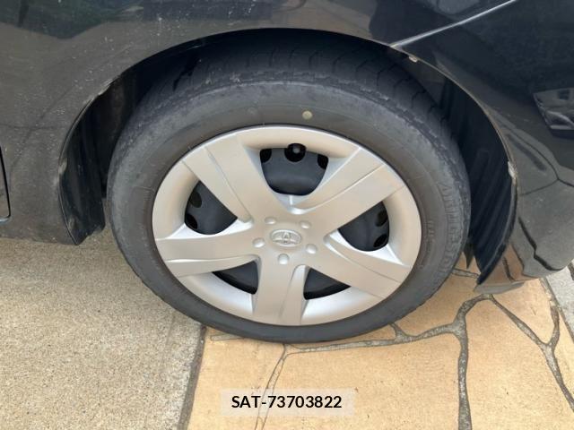 Toyota RACTIS 2012-06 8231448-6