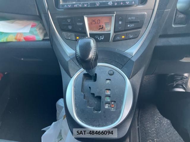 Toyota RACTIS 2011-10 8231451-13