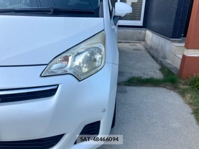 Toyota RACTIS 2011-10 8231451-2