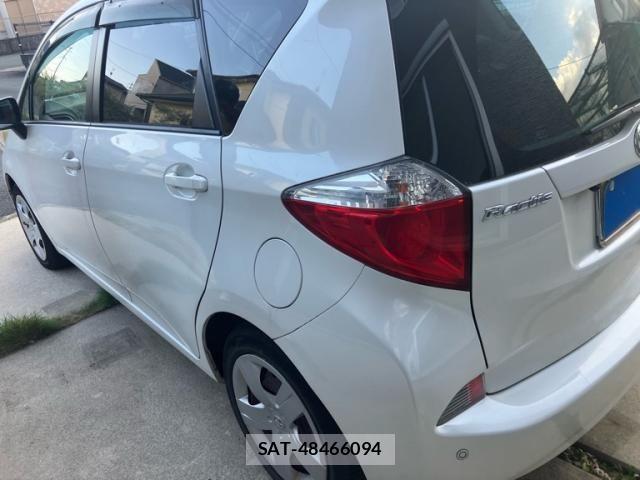 Toyota RACTIS 2011-10 8231451-5