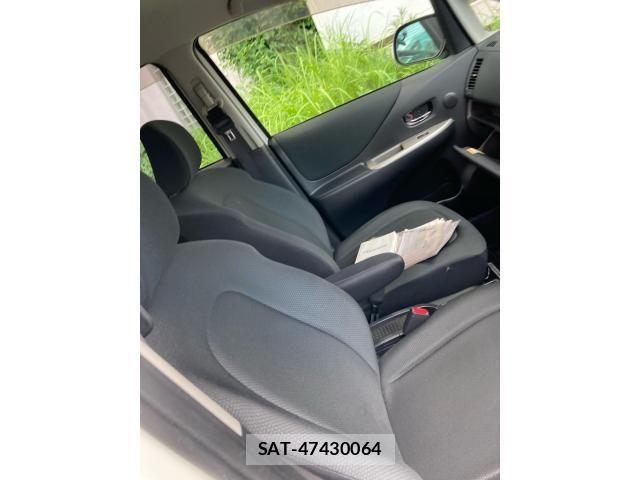 Toyota RACTIS 2009-08 8231452-11