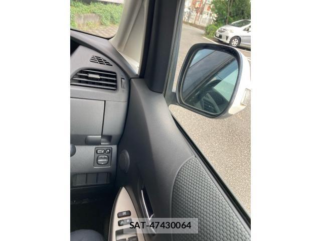 Toyota RACTIS 2009-08 8231452-12