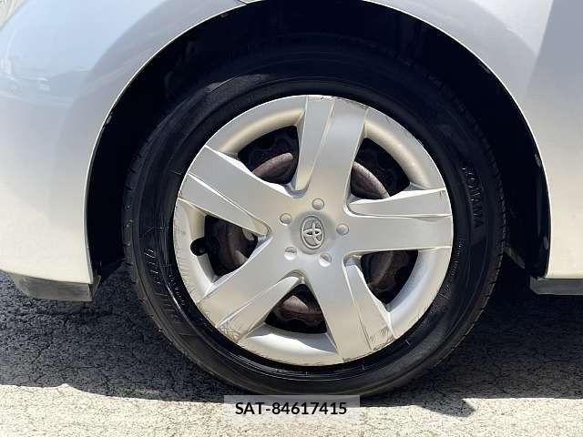 Toyota RACTIS 2011-06 8231447-3