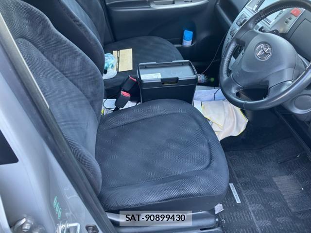 Toyota RACTIS 2005-11 8231453-9