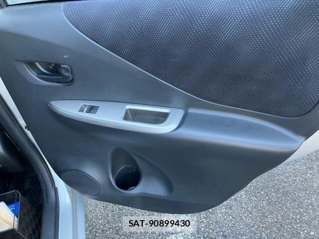 Toyota RACTIS 2005-11 8231453-18