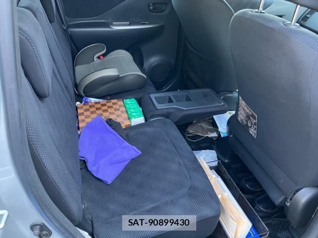 Toyota RACTIS 2005-11 8231453-19