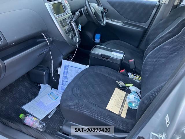 Toyota RACTIS 2005-11 8231453-22