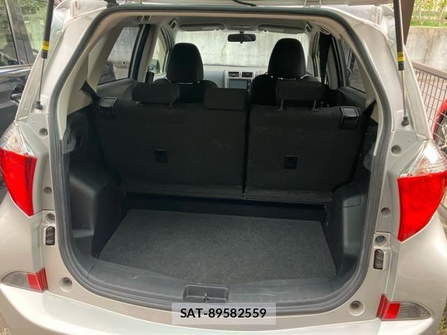 Toyota RACTIS 2013-11 8246434-9