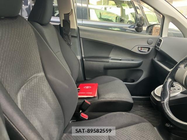 Toyota RACTIS 2013-11 8246434-11