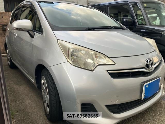 Toyota RACTIS 2013-11 8246434-2