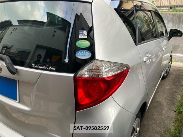 Toyota RACTIS 2013-11 8246434-3