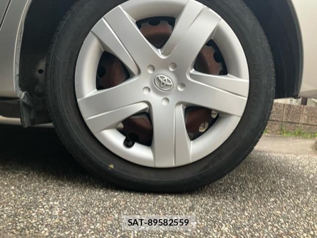 Toyota RACTIS 2013-11 8246434-5