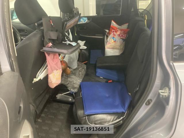 Toyota RACTIS 2006-03 8316621-9