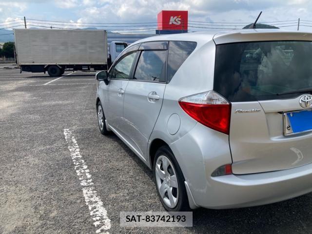 Toyota RACTIS 2014-03 8316617-9
