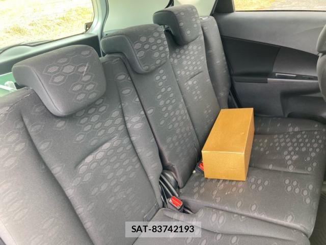 Toyota RACTIS 2014-03 8316617-14