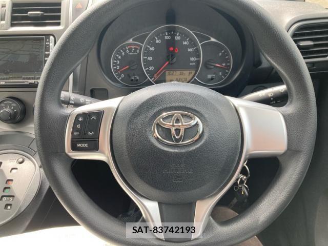 Toyota RACTIS 2014-03 8316617-17