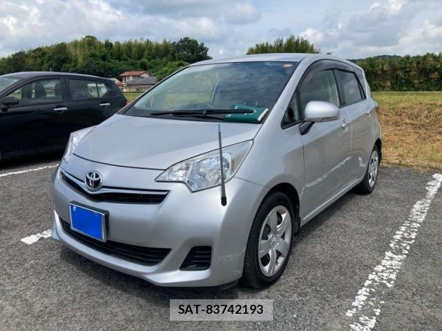 Toyota RACTIS 2014-03 8316617-1