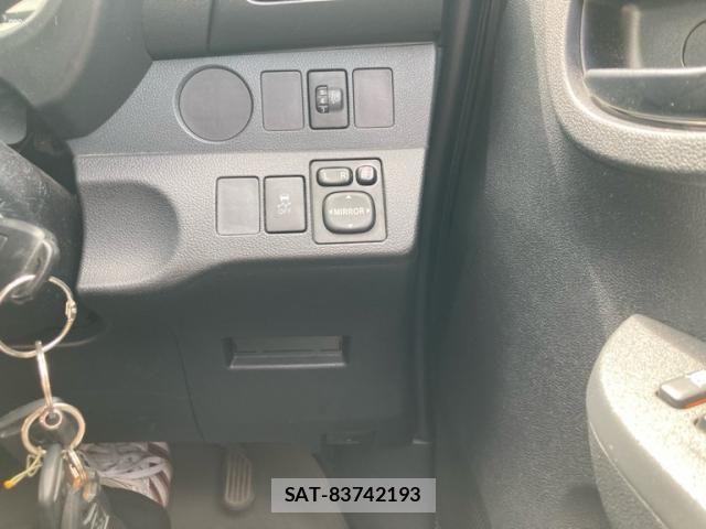 Toyota RACTIS 2014-03 8316617-20