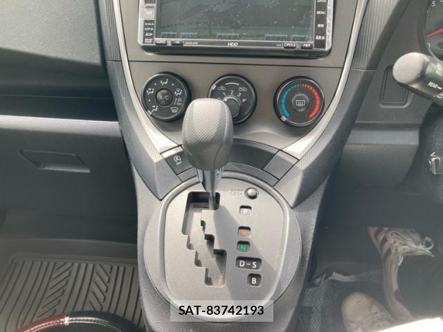 Toyota RACTIS 2014-03 8316617-21