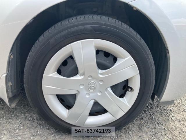 Toyota RACTIS 2014-03 8316617-4