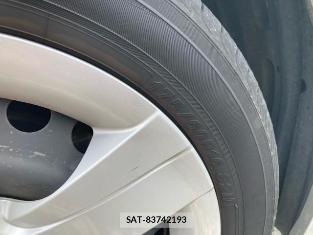 Toyota RACTIS 2014-03 8316617-5