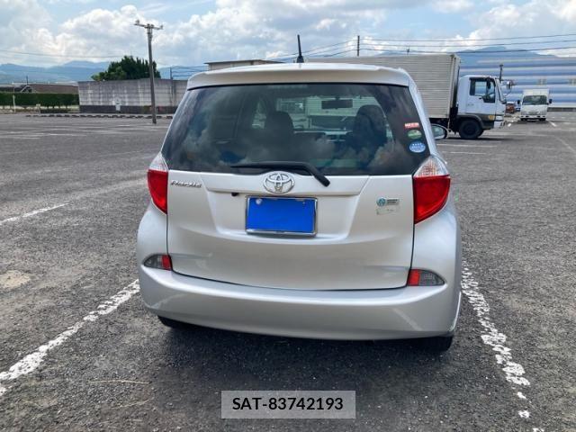 Toyota RACTIS 2014-03 8316617-7
