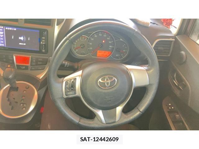 Toyota RACTIS 2013-11 8337536-10