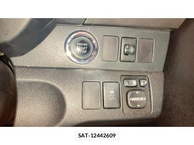 Toyota RACTIS 2013-11 8337536-12