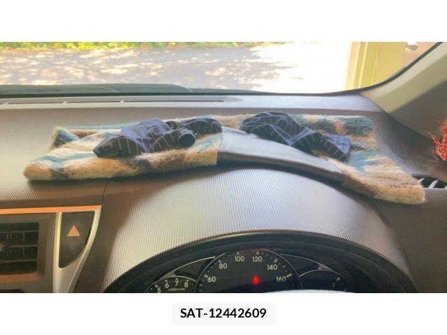 Toyota RACTIS 2013-11 8337536-18