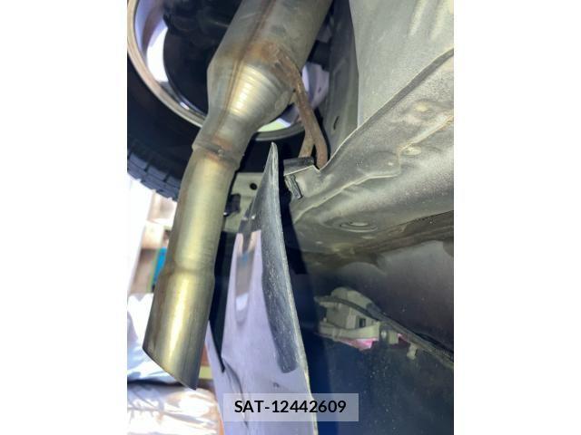 Toyota RACTIS 2013-11 8337536-20