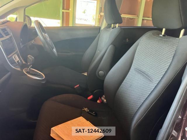 Toyota RACTIS 2013-11 8337536-5