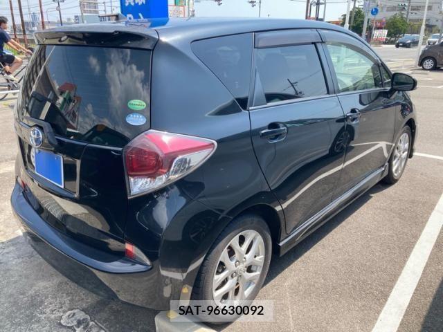 Toyota RACTIS 2014-06 8337537-3