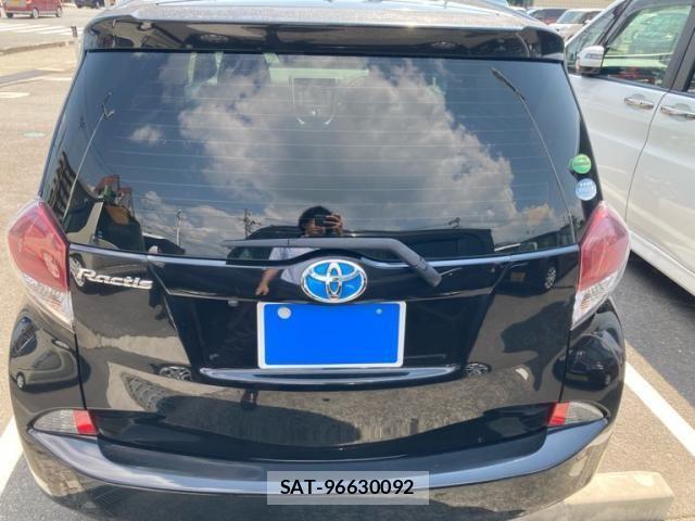 Toyota RACTIS 2014-06 8337537-4