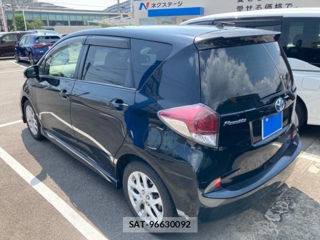 Toyota RACTIS 2014-06 8337537-5