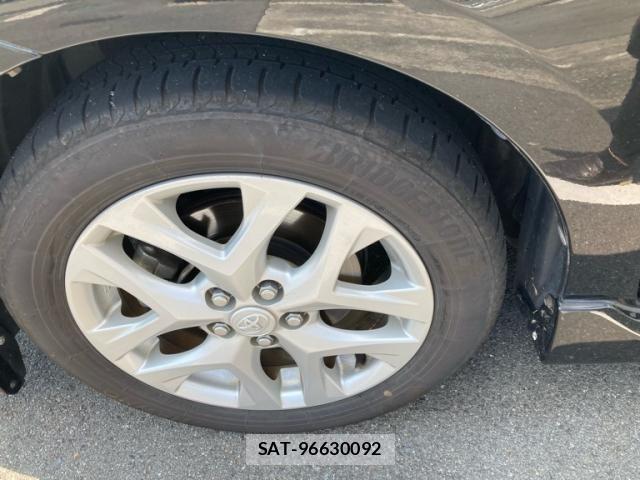 Toyota RACTIS 2014-06 8337537-6