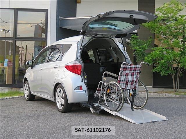 Toyota RACTIS 2013-12 8337535-0