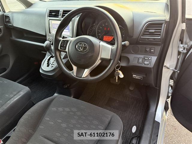 Toyota RACTIS 2013-12 8337535-13