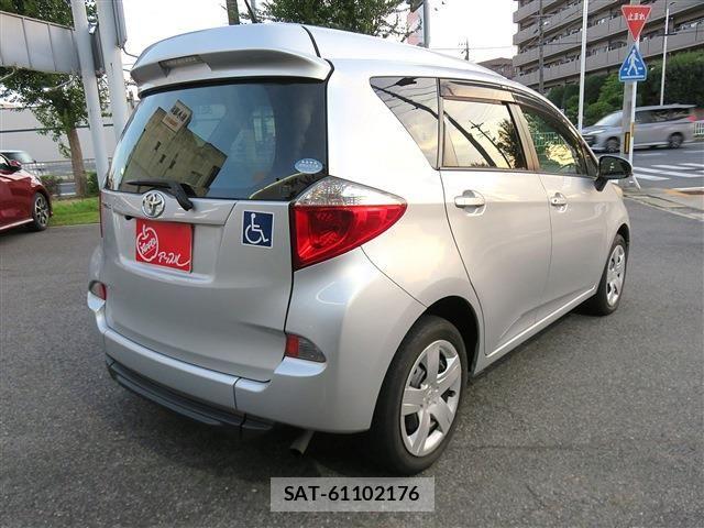 Toyota RACTIS 2013-12 8337535-4