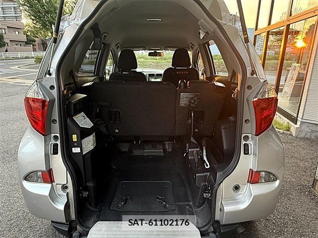 Toyota RACTIS 2013-12 8337535-5