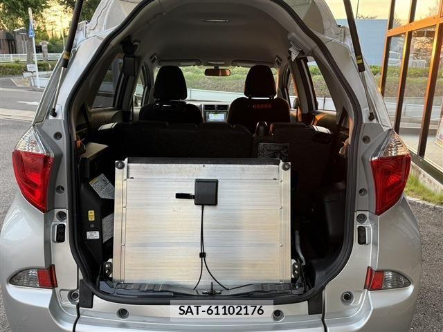 Toyota RACTIS 2013-12 8337535-6