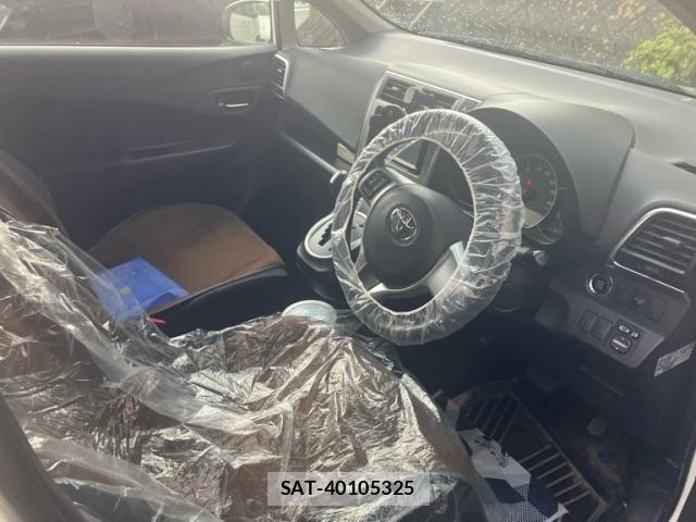 Toyota RACTIS 2012-06 8337540-13