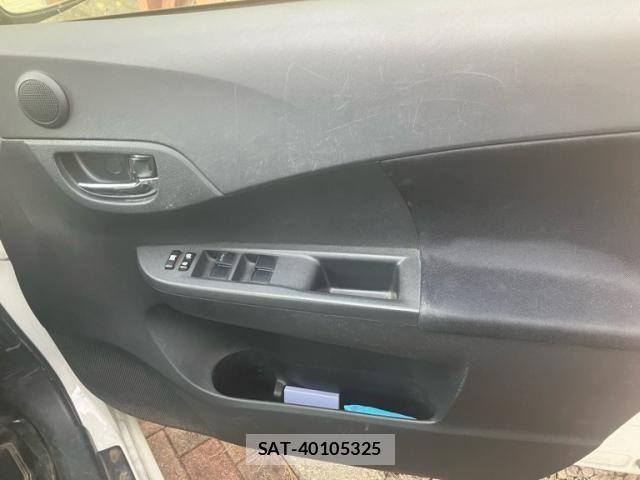 Toyota RACTIS 2012-06 8337540-15