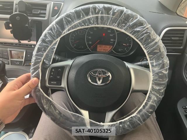 Toyota RACTIS 2012-06 8337540-16