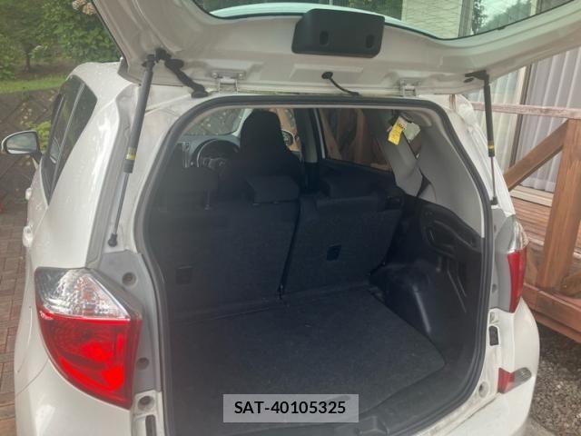 Toyota RACTIS 2012-06 8337540-5