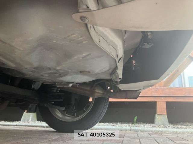 Toyota RACTIS 2012-06 8337540-6