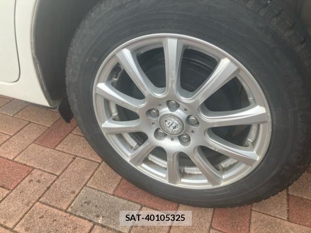 Toyota RACTIS 2012-06 8337540-7