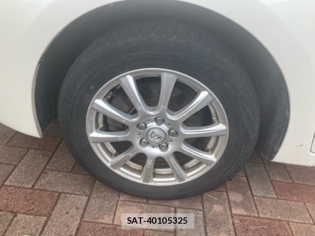 Toyota RACTIS 2012-06 8337540-8
