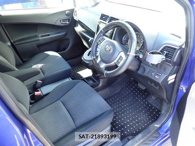 Toyota RACTIS 2014-08 8355444-1