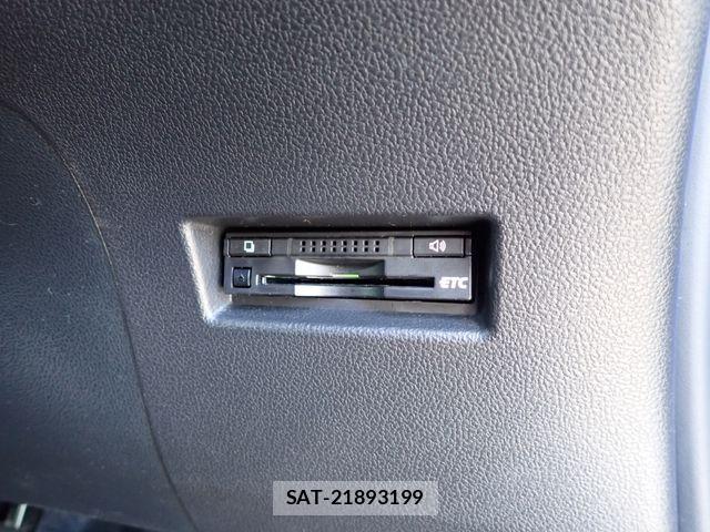 Toyota RACTIS 2014-08 8355444-26