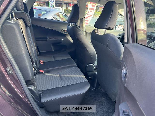 Toyota RACTIS 2012-01 8355443-12
